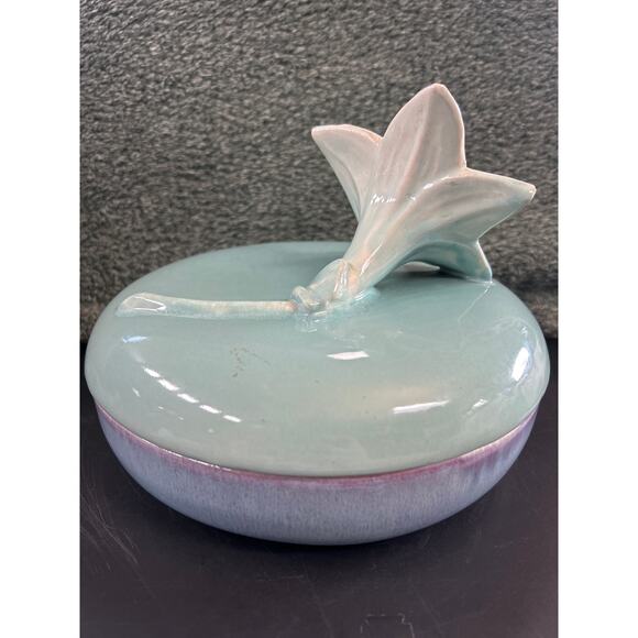 Royal Haeger Pastel Blue and Purple Covered Dish Lily Single Stamen Lid - Picture 3 of 10